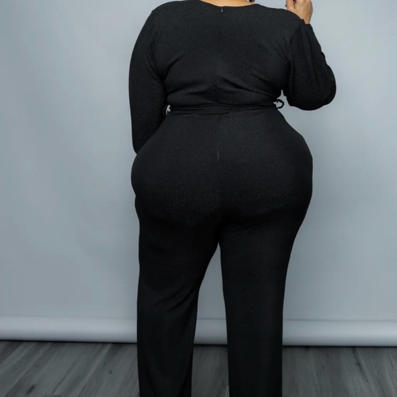 Elegant Black Belted Jumpsuit - Picture 3 of 3